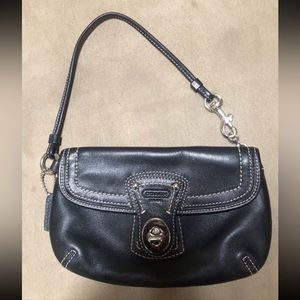 Authentic Coach  Hangtag Turnlock Leather Wristlet Clutch Small Handbag